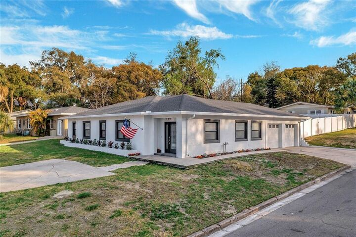 Property Photo:  991 W Montrose Street  FL 34711 