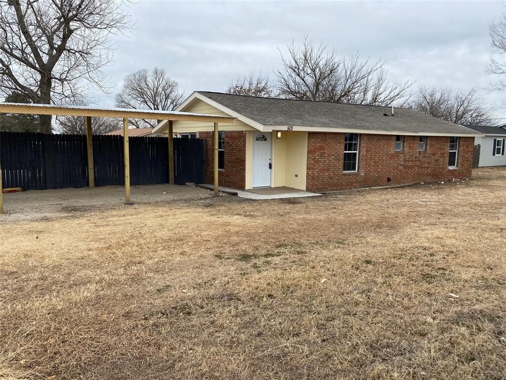 Property Photo:  501 Green Acres Road  TX 76088 