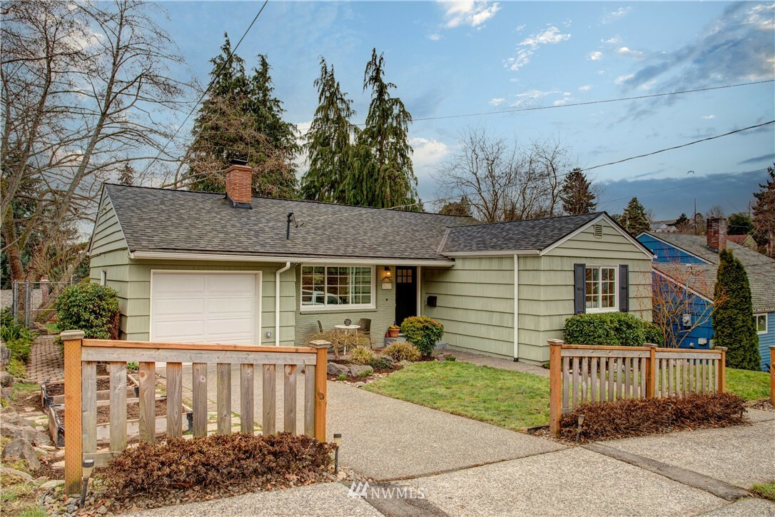 Property Photo:  3527 SW Elmgrove Street  WA 98126 