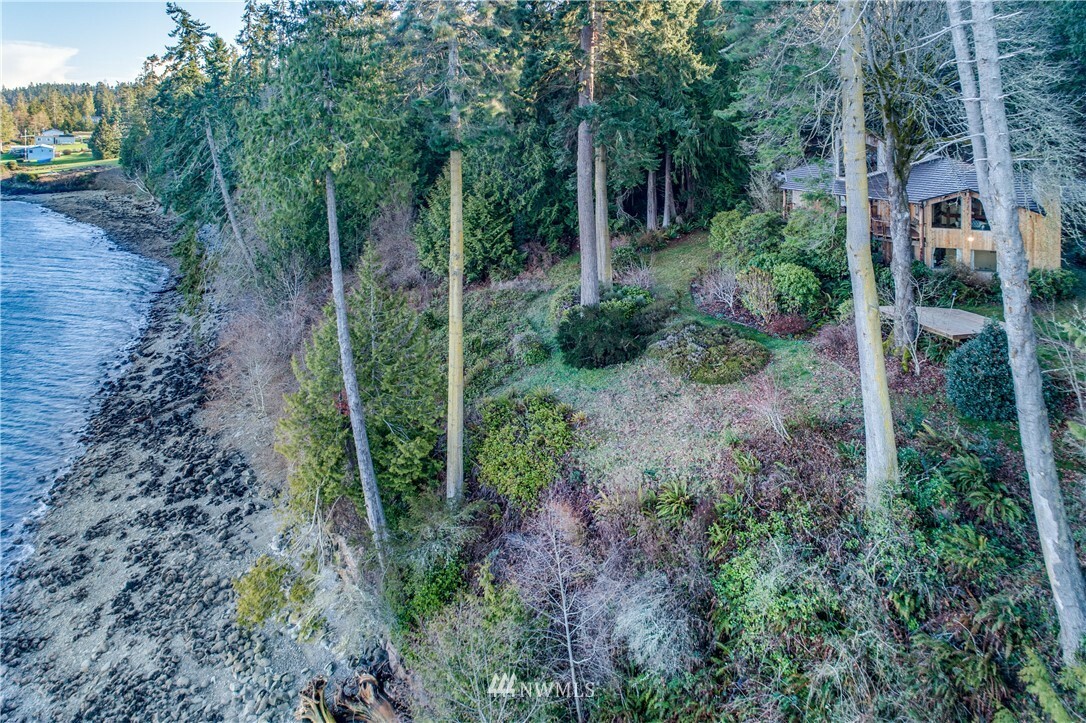 Property Photo:  980 N Bay Way  WA 98365 