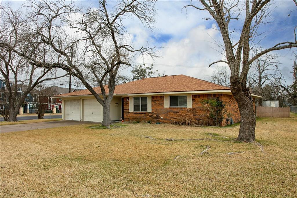 Property Photo: 1813 Rose Street TX 77802-1646