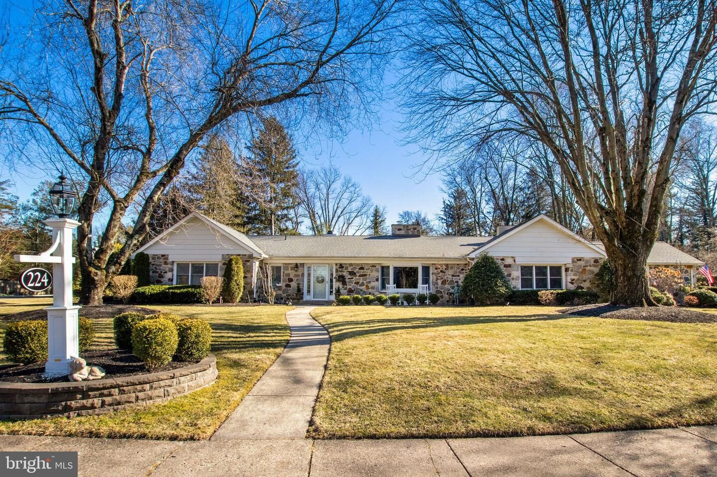 Property Photo:  224 E Maple Avenue  NJ 08057 