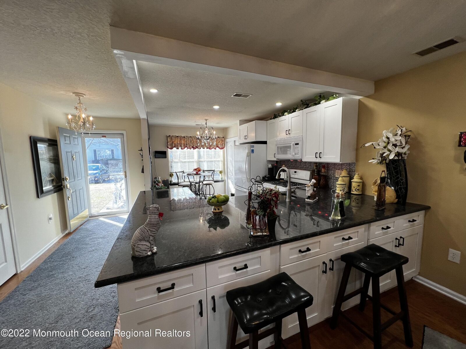 Property Photo:  3 Sunnyfield Lane  NJ 08701 