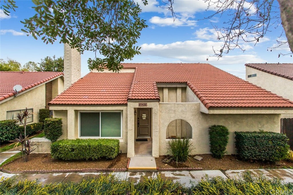 Property Photo: 25432 Lawton Avenue CA 92354