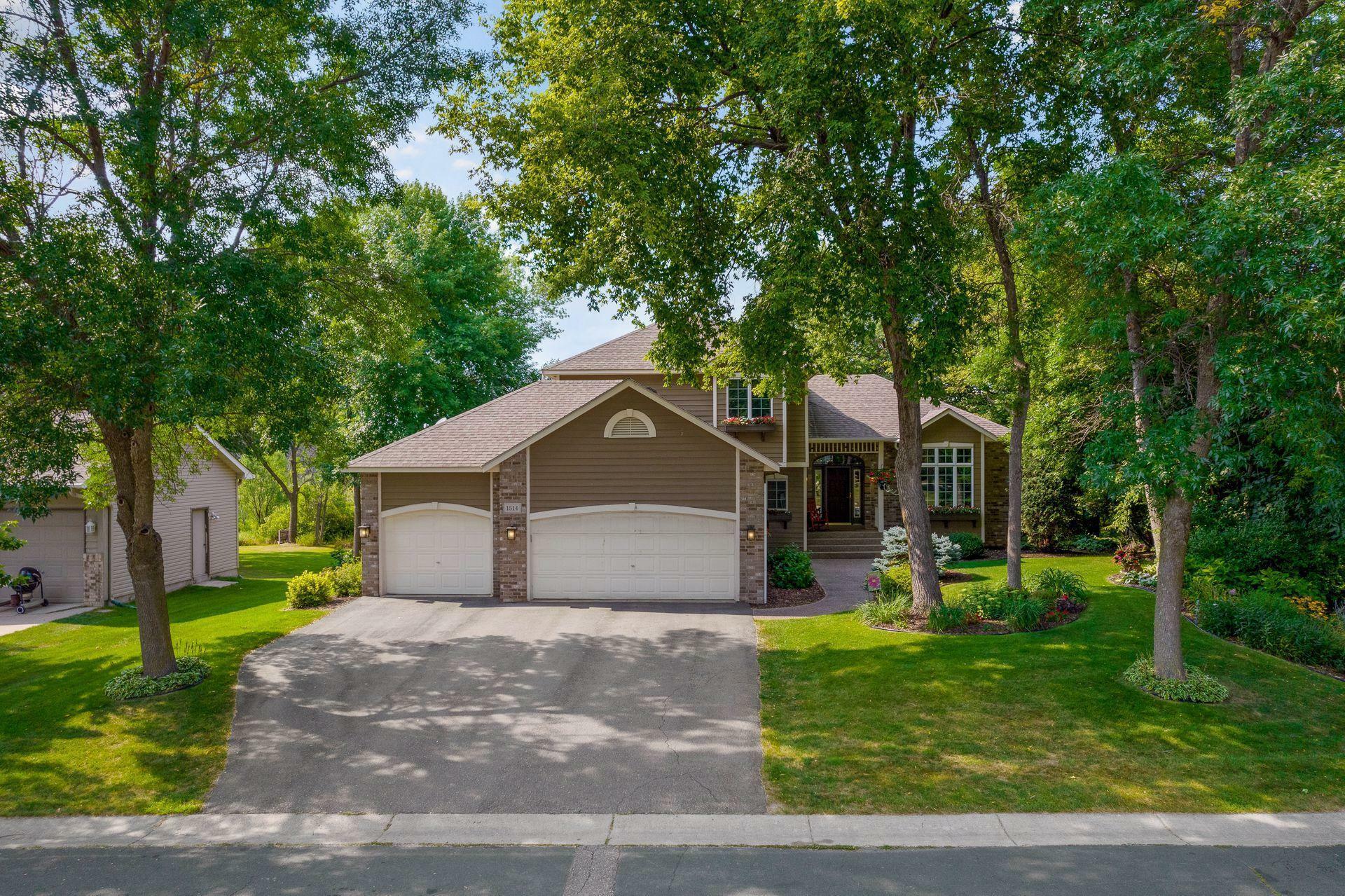 Property Photo:  1514 Woodlawn Circle  MN 55387 