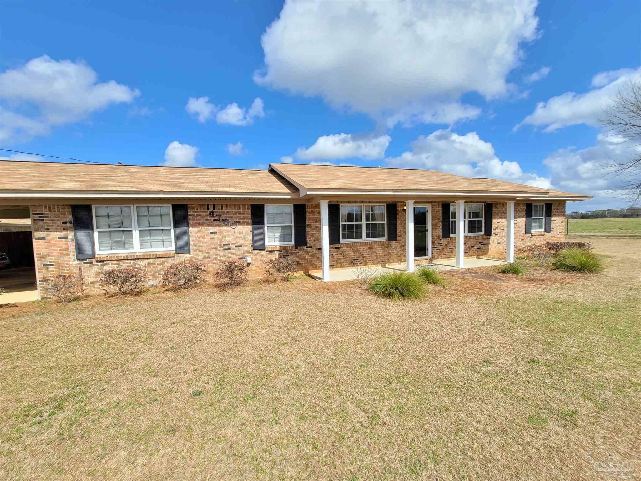 Property Photo: 4730 Gobbler Rd FL 32535