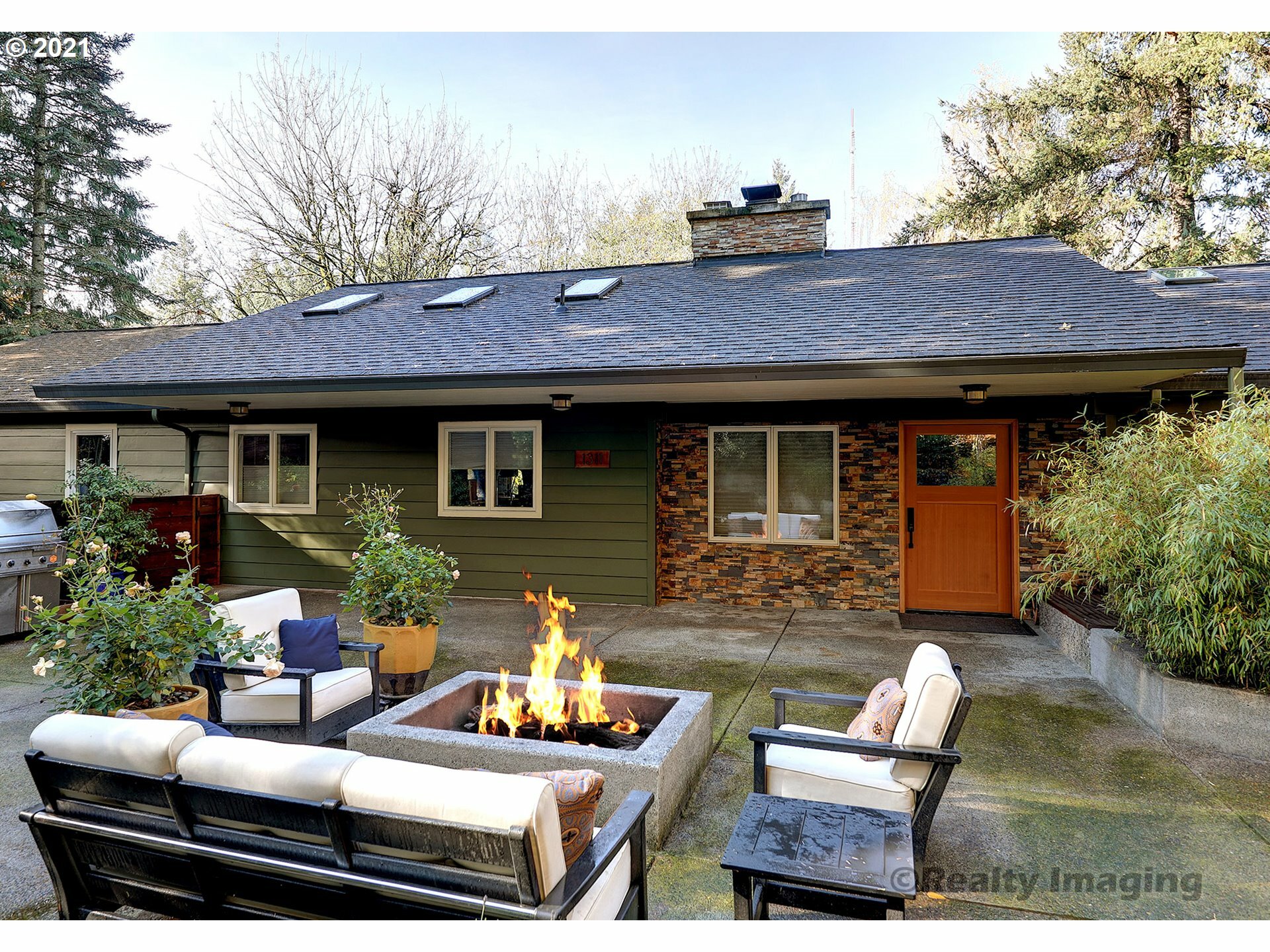 Property Photo: 1311 SW Highland Rd OR 97221