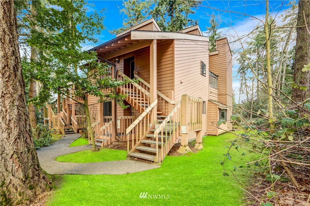 Property Photo:  1842 S 285th Place F-B  WA 98003 