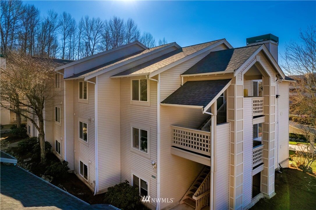 Property Photo: 4200 Smithers Avenue S C103 WA 98055