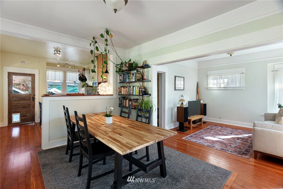 Property Photo:  6224 7th Avenue NW  WA 98107 