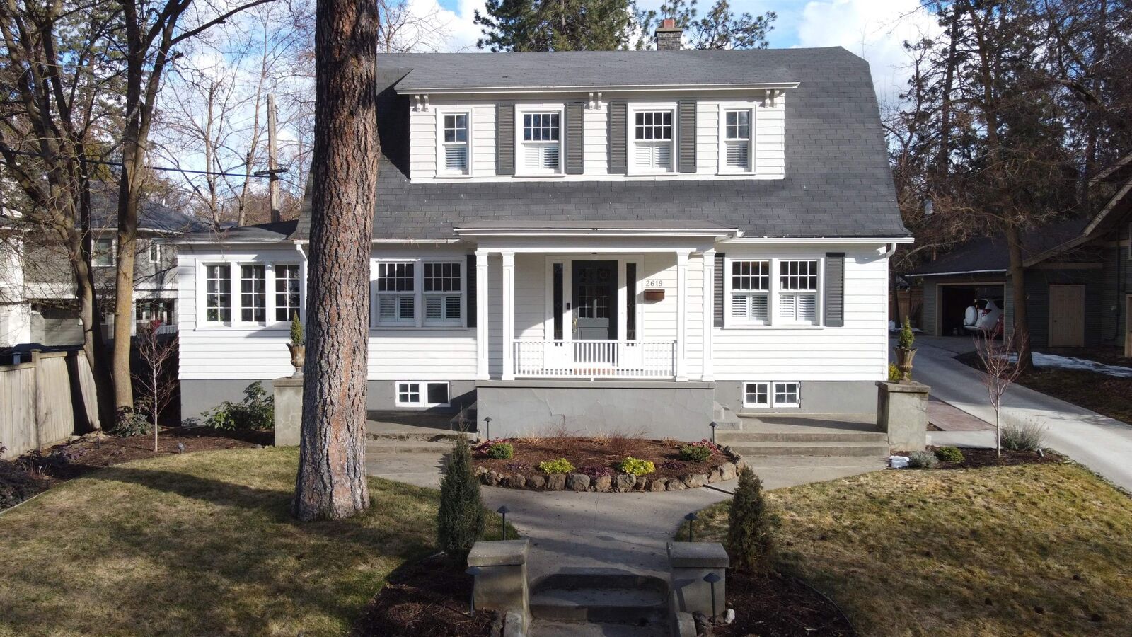 Property Photo:  2619 S Garfield St  WA 99203 