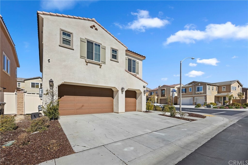 Property Photo:  24462 Preston Court  CA 92532 