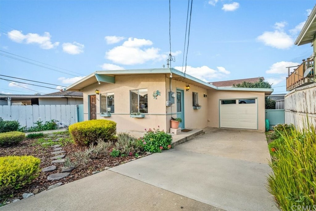 Property Photo:  2235 Hemlock Avenue  CA 93442 