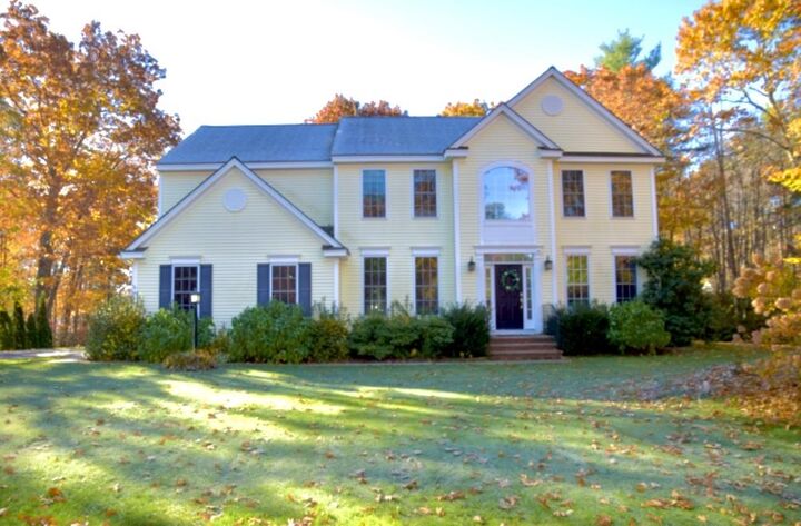 Property Photo:  9 Dogwood Lane  NH 03110 