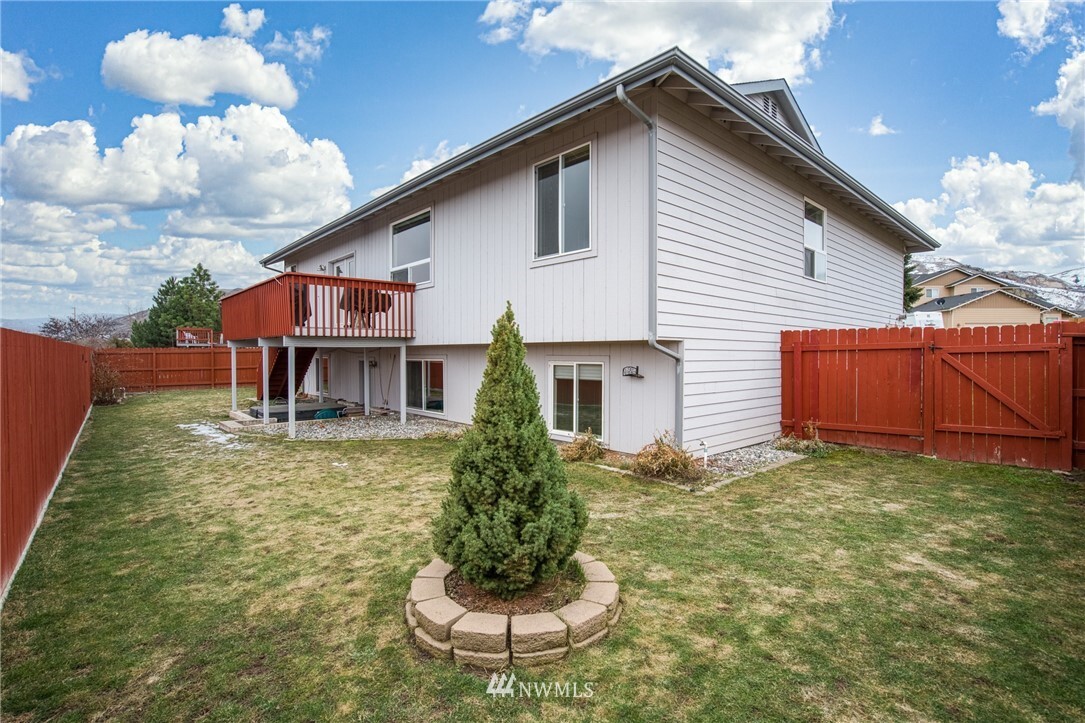 Property Photo:  1522 Virginia Way  WA 98801 