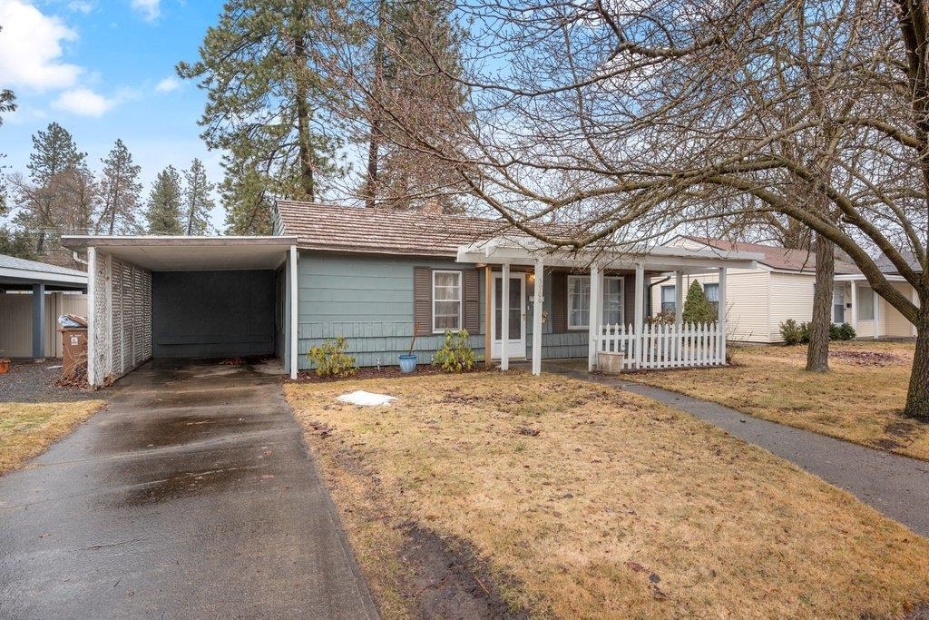 Property Photo:  5906 N Alameda Blvd  WA 99205 