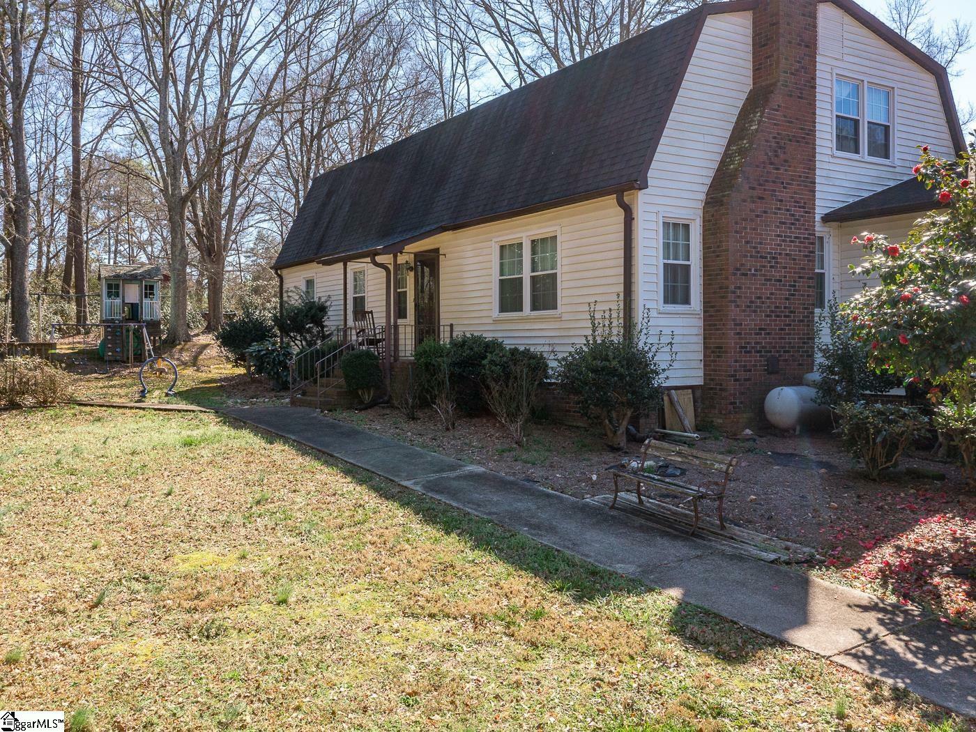 Property Photo: 1227 Seay Road SC 29307