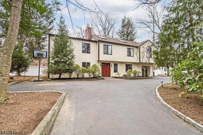 Property Photo:  1861 Raritan Rd  NJ 07076 