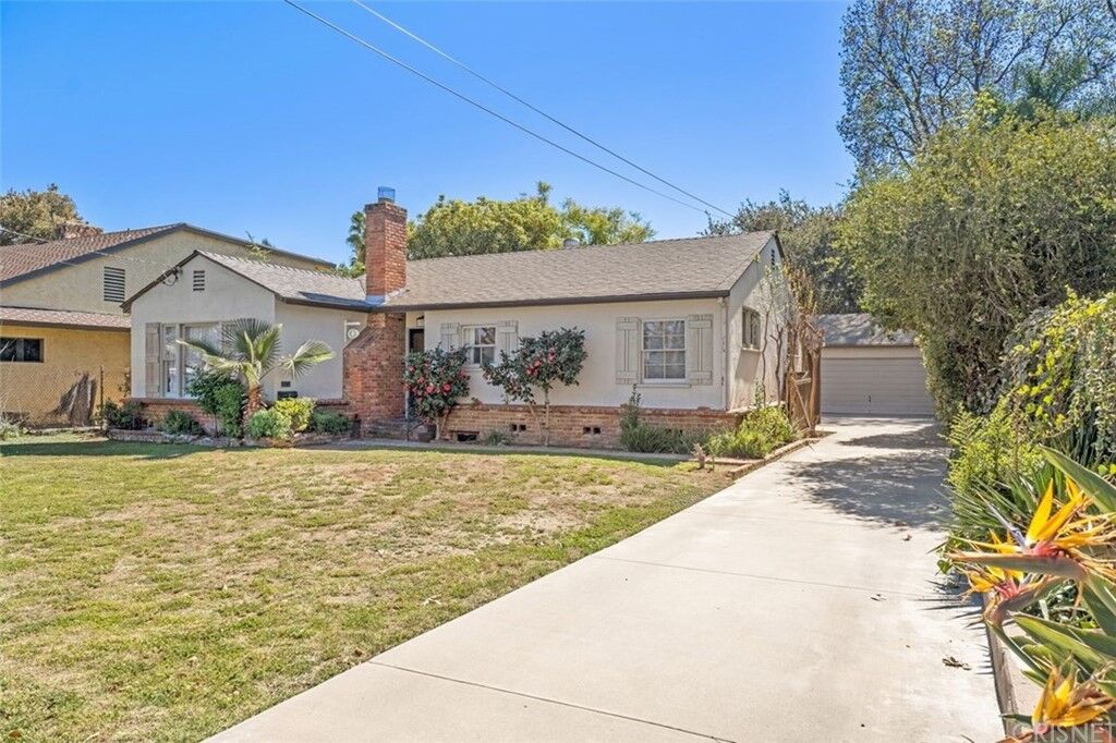 Property Photo:  13730 Albers Street  CA 91401 
