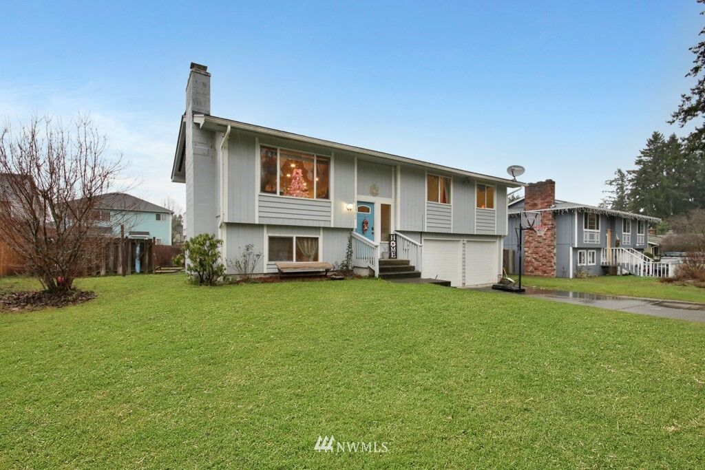 Property Photo:  15902 68th Avenue Ct E  WA 98375 