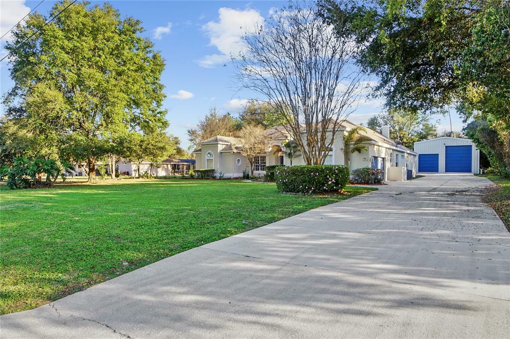 Property Photo:  926 Florida Avenue  FL 32763 