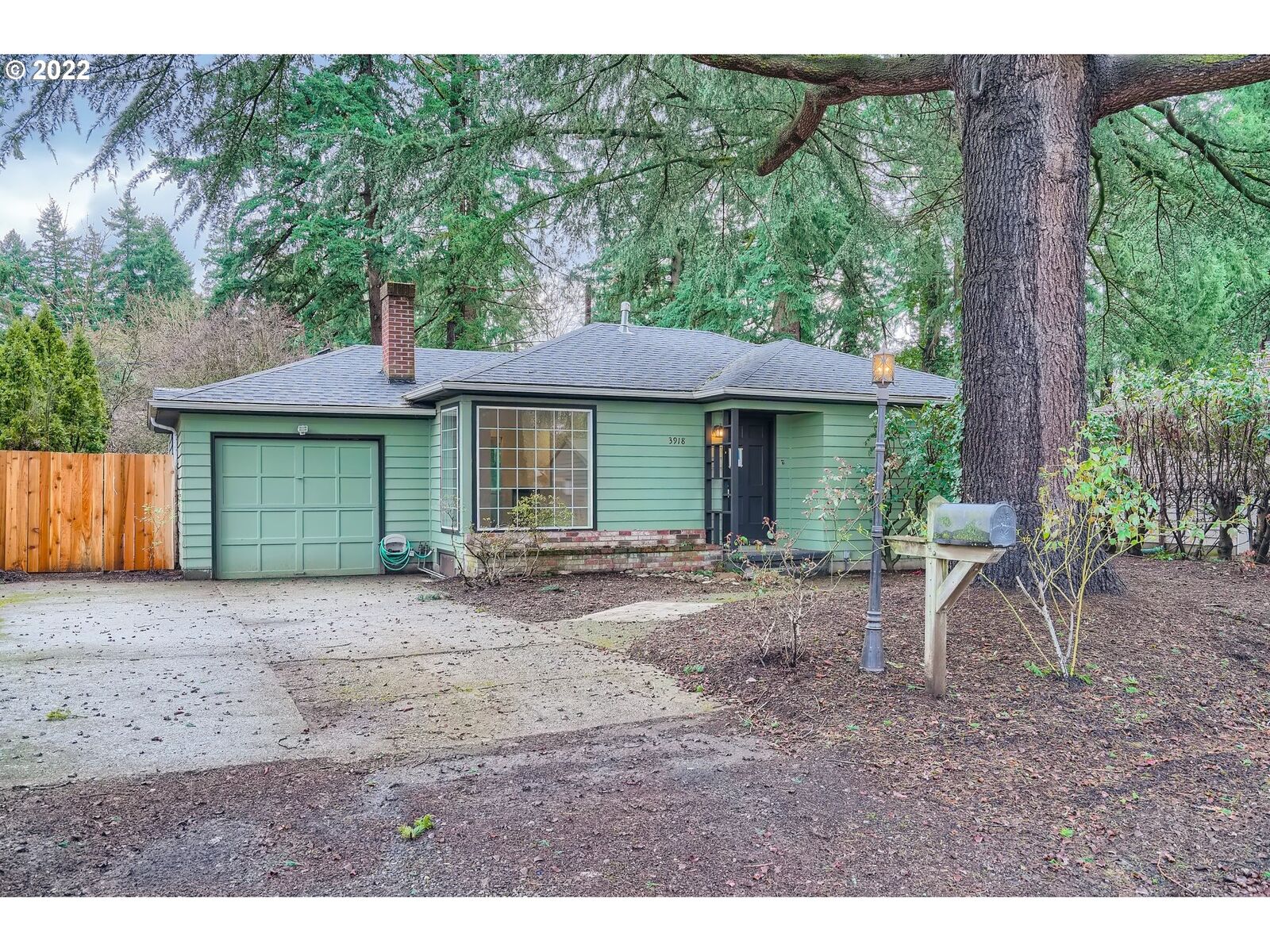 Property Photo:  3918 SE 116th Ave  OR 97266