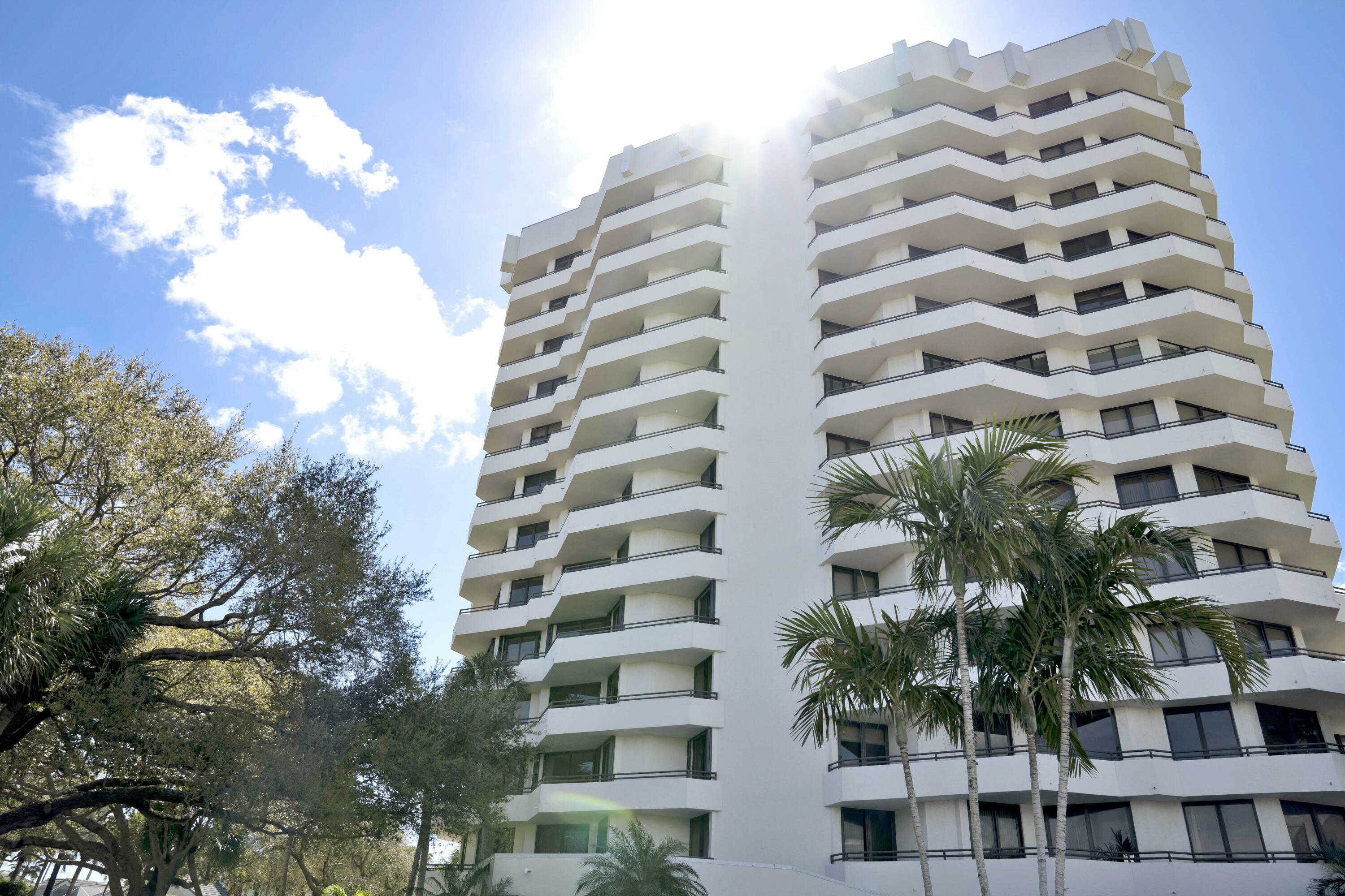 Property Photo: 3322 Casseekey Island Road 202 FL 33477