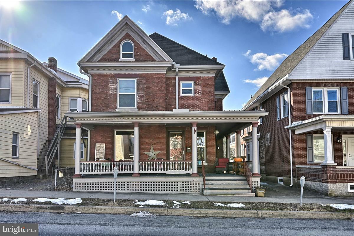 Property Photo: 264 Union Street PA 17061