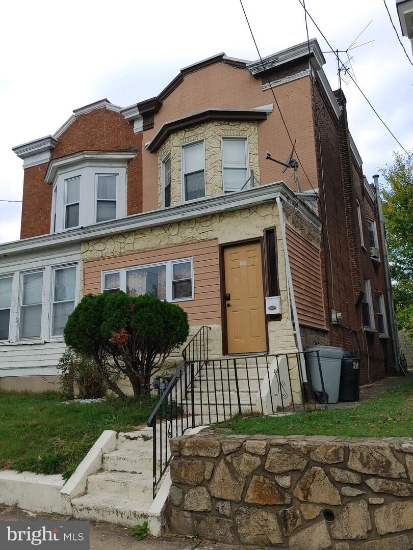 Property Photo:  18 E 22nd Street  PA 19013 