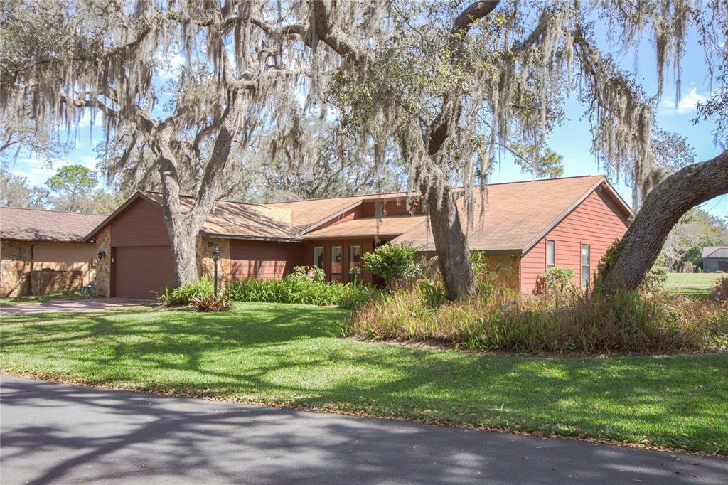 Property Photo:  34379 Whispering Oaks Boulevard  FL 33523 