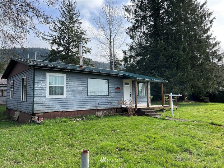 Property Photo: 5470 US Highway 101 WA 98552