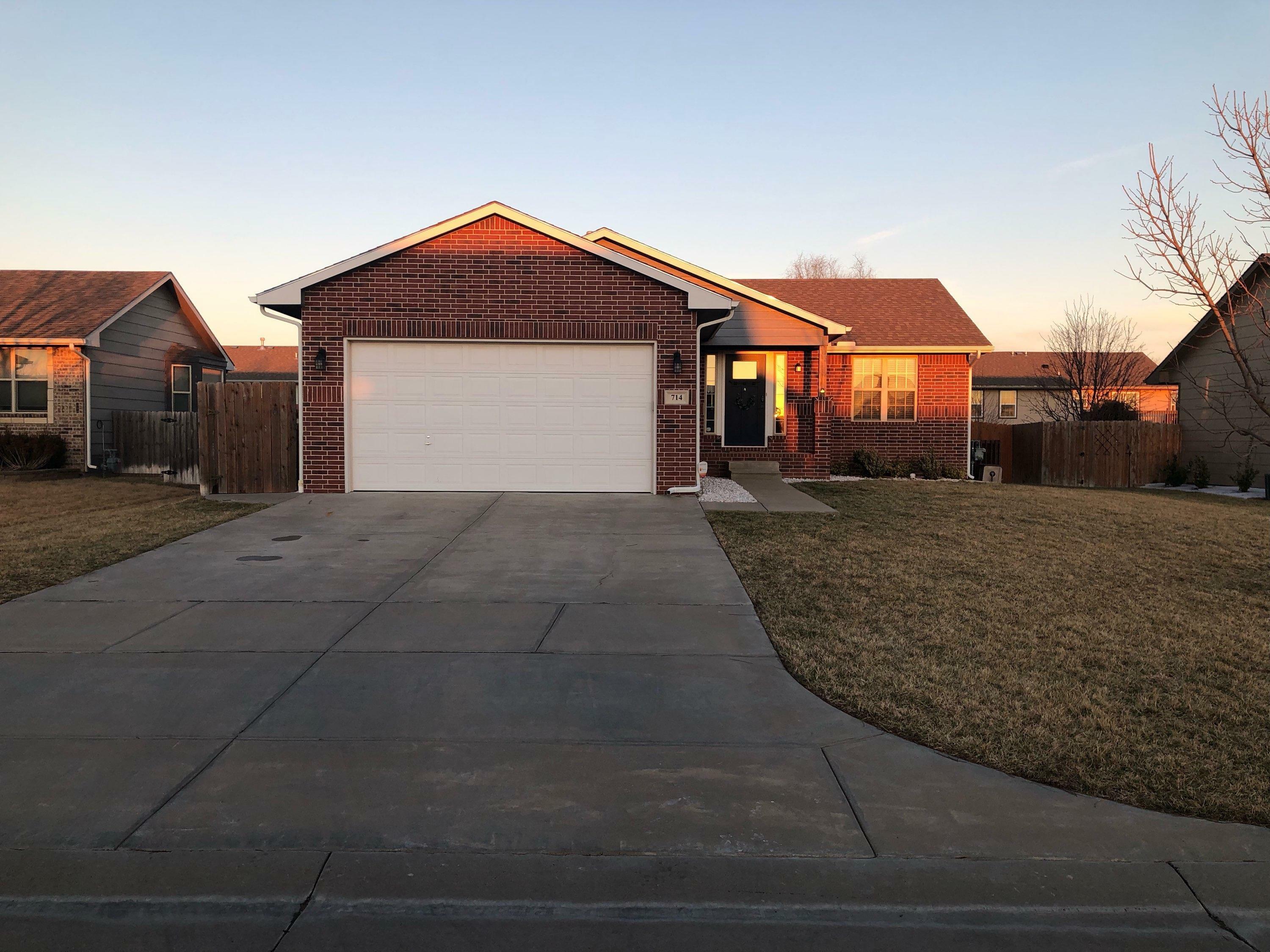 Property Photo:  714 S Cherrywood Cir  KS 67002-8898 