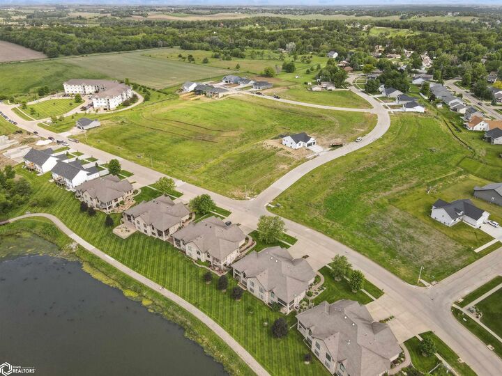 Property Photo: 2626 Knollway Drive IA 50158
