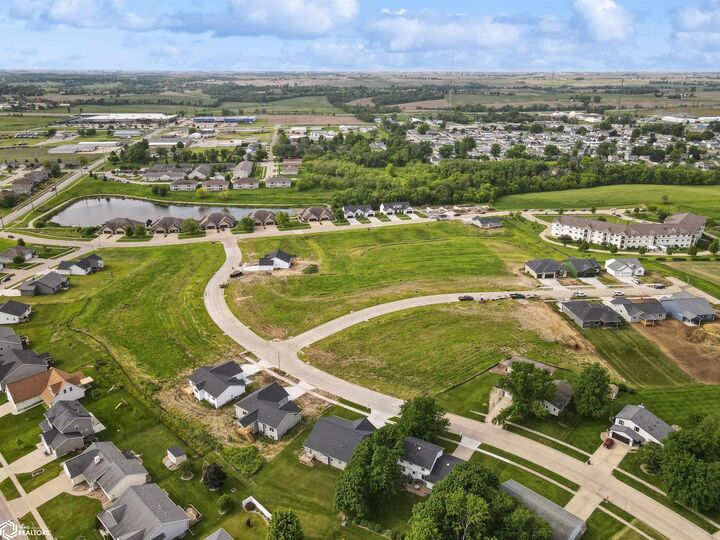 Property Photo:  2626 Knollway Drive  IA 50158 