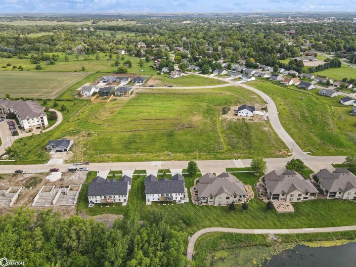 Property Photo:  802 Woodside Drive  IA 50158 