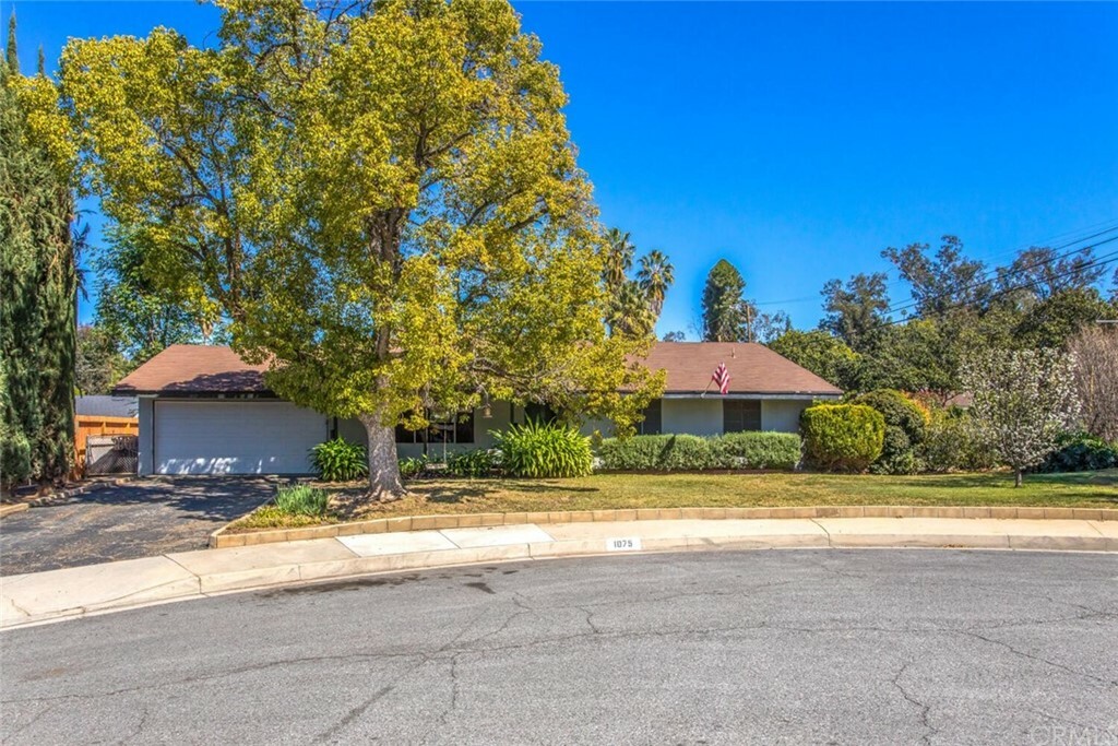 Property Photo: 1075 Coronado Drive CA 92374