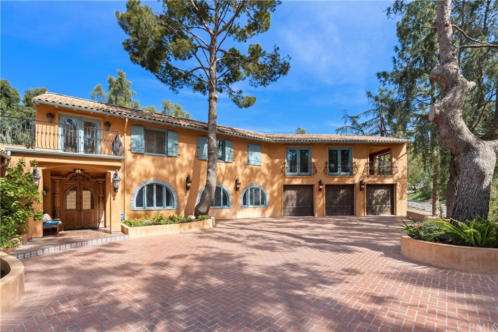 Property Photo:  10165 La Canada Way  CA 91040 