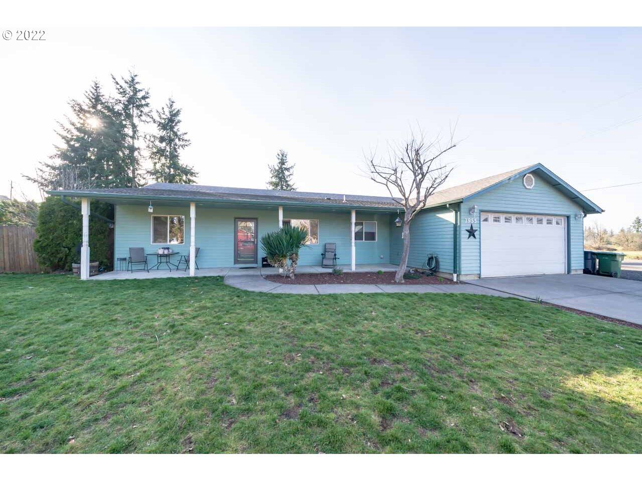 Property Photo:  1955 Kent Ave  OR 97383 