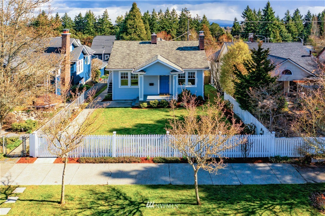 Property Photo:  5048 36th Avenue SW  WA 98126 