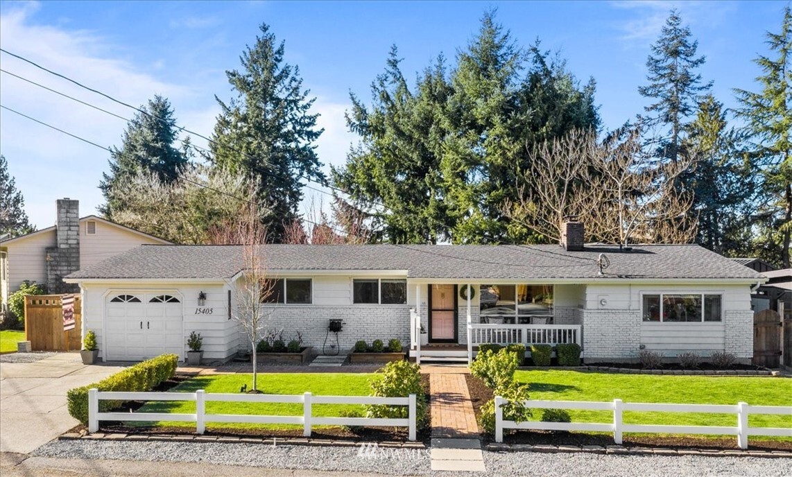 Property Photo: 15405 63rd Avenue NE WA 98028
