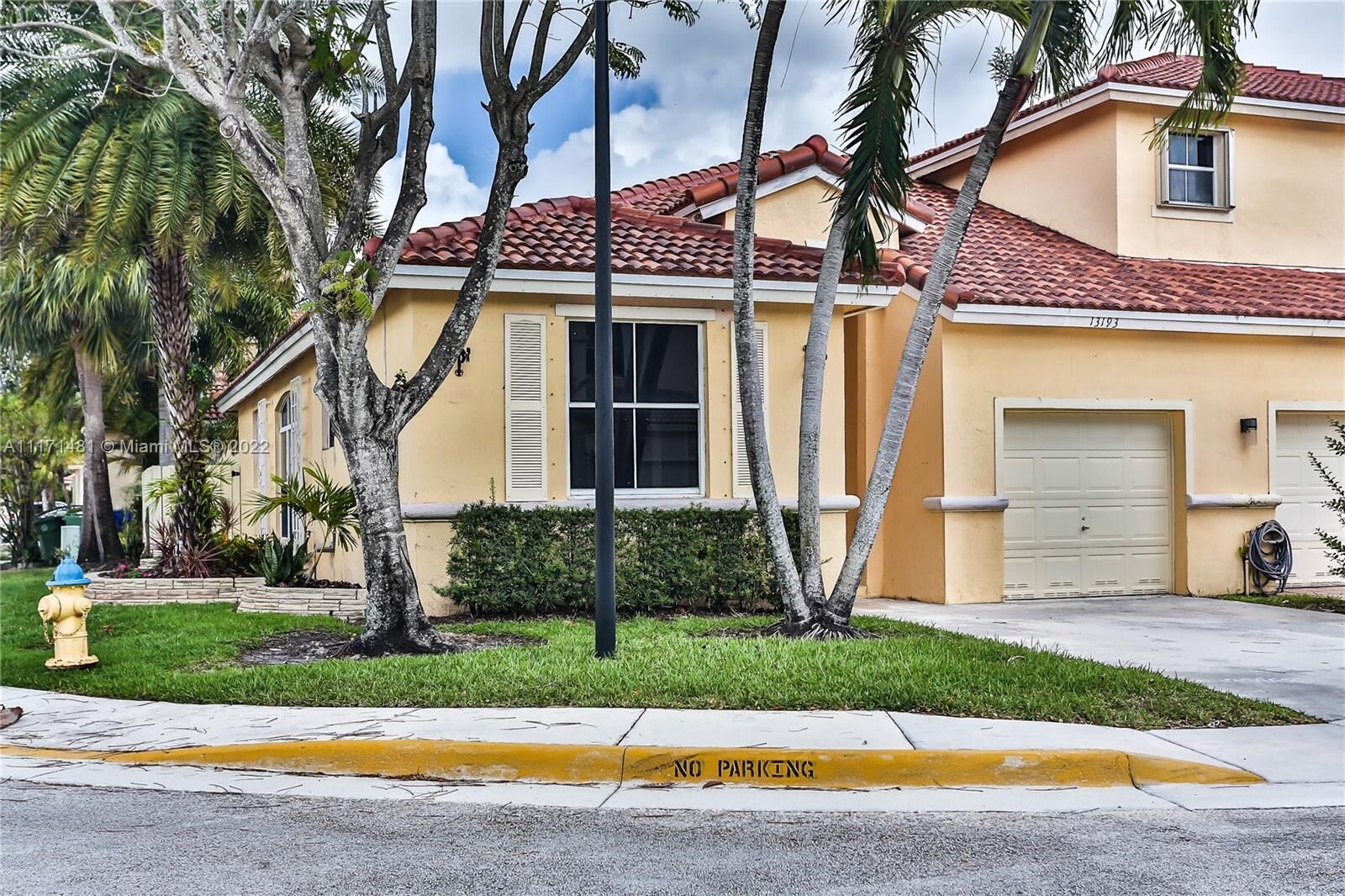 Property Photo: 13193 NW 8th St 13193 FL 33028