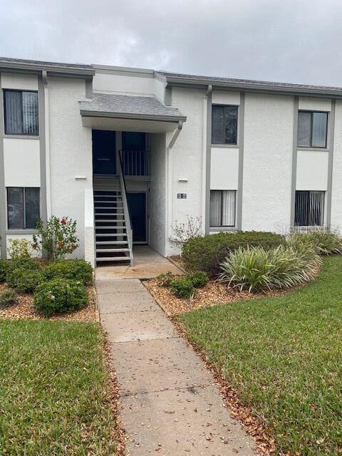 Property Photo:  121 W Cypress Court 121  FL 34677 