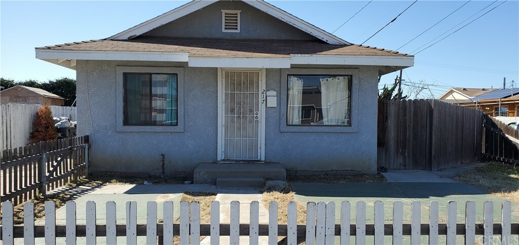 Property Photo: 217 N Benwiley Avenue CA 93458