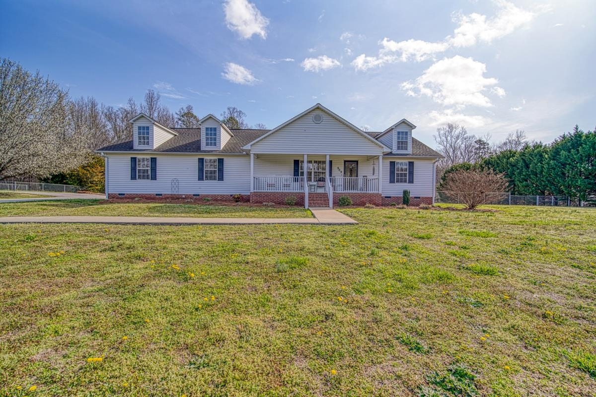 Property Photo:  909 Rocky Ridge Rd  SC 29335 