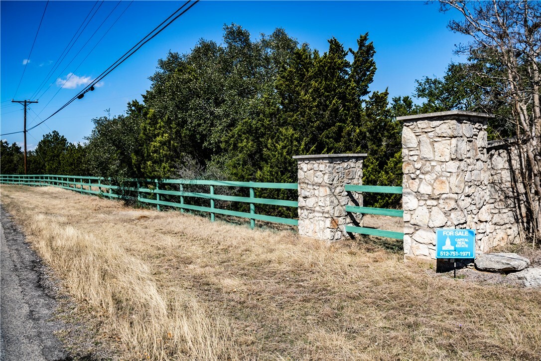 Property Photo:  108 Stonegate Lane  TX 78620 