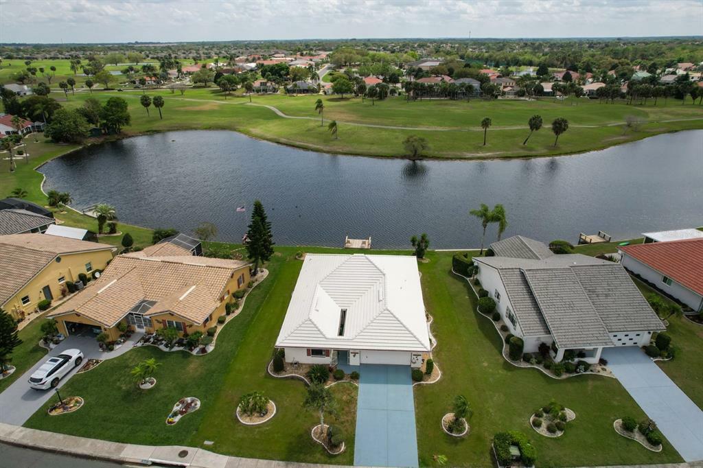 Property Photo:  1806 Wolf Laurel Drive  FL 33573 