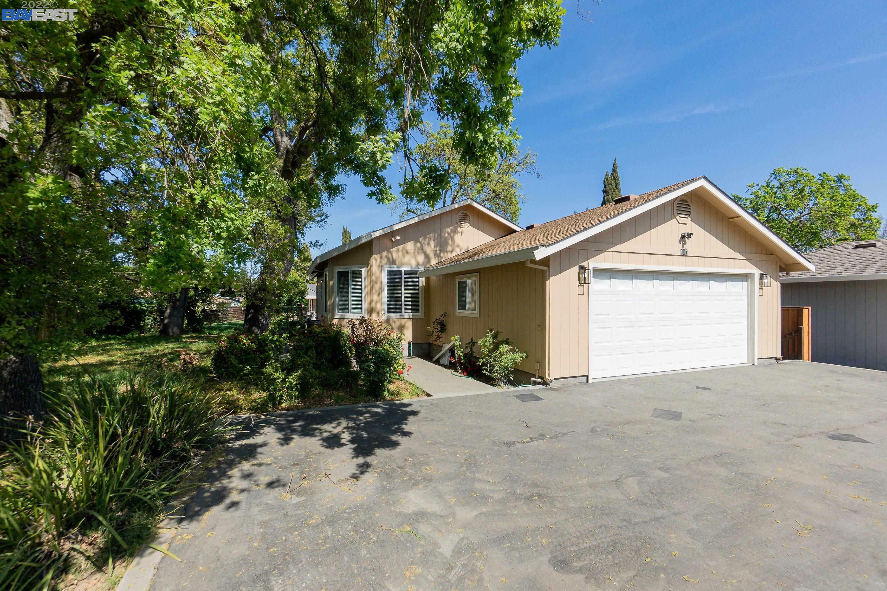 Property Photo: 180 Diablo Ct CA 94523