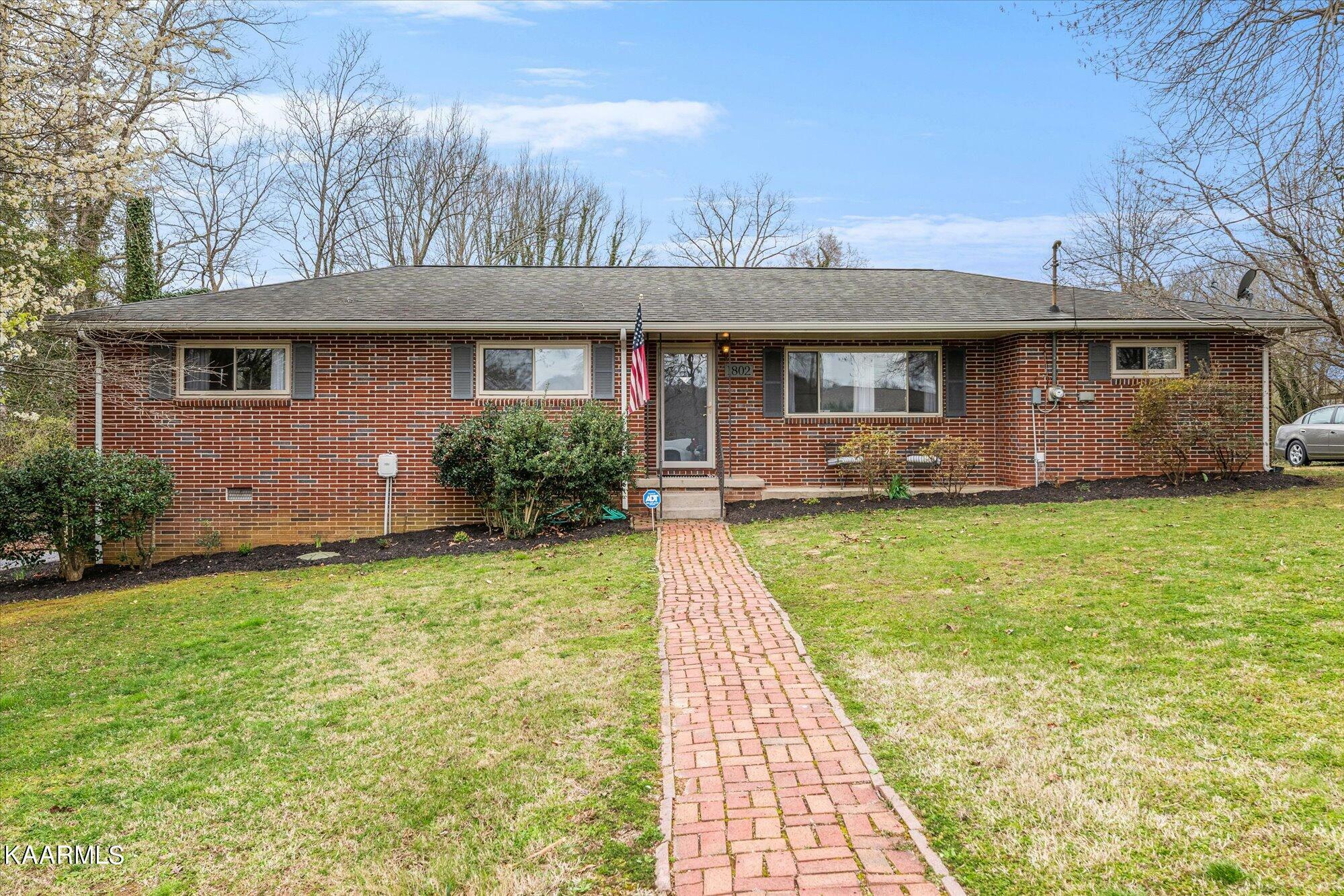 Property Photo:  1802 Cherokee St  TN 37303 