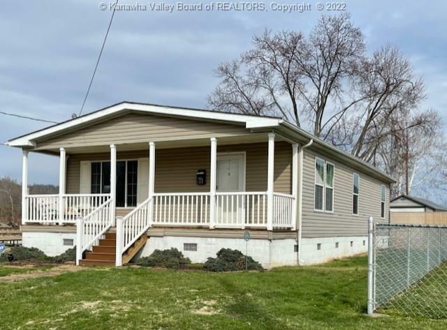 Property Photo:  412 Drew Street  WV 25177 