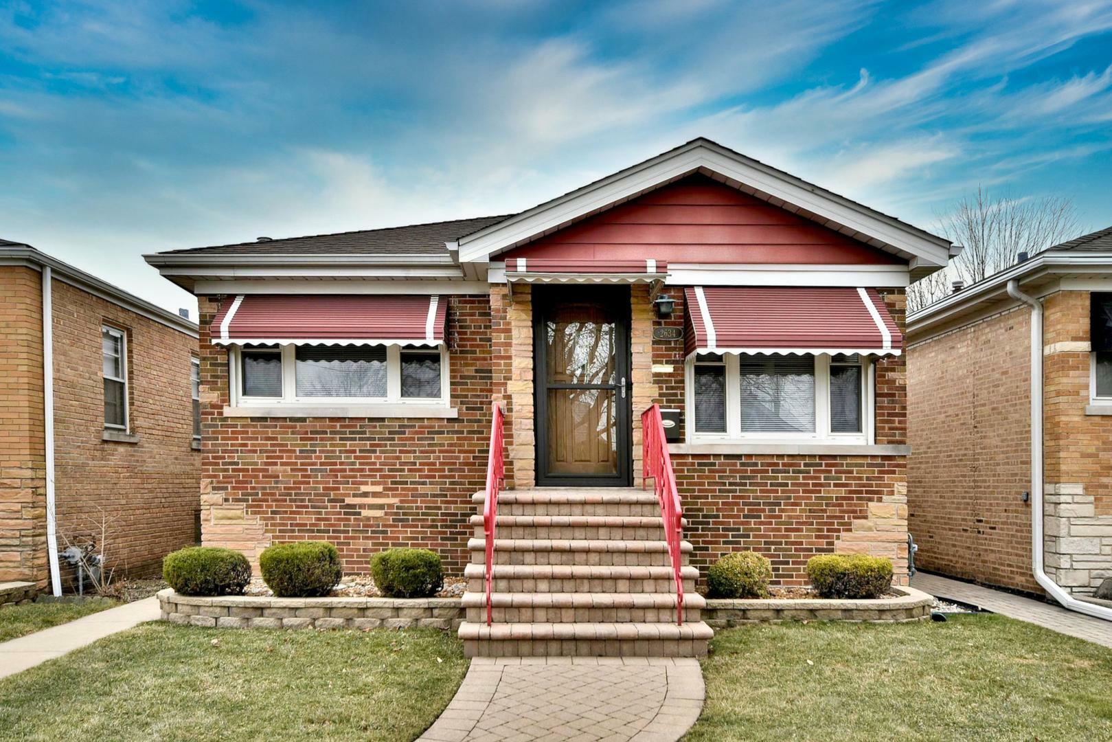 Property Photo: 2634 Marwood Street IL 60171